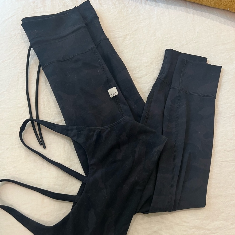 Vuori Daily Legging Yosemite Bra